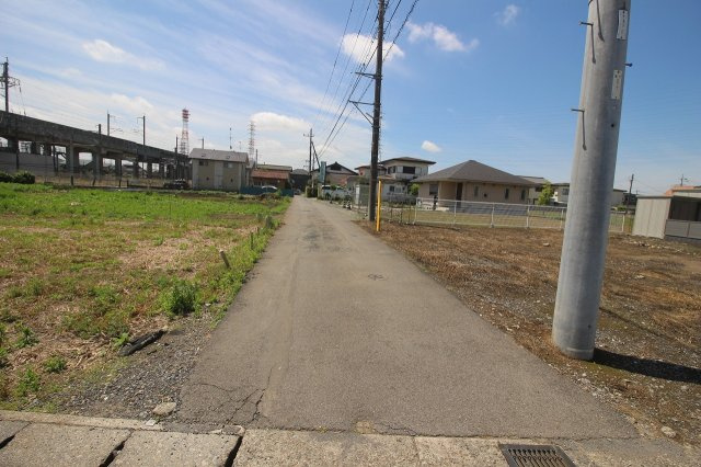 小山市喜沢の前面道路含む現地写真|東側道路（2024年5月撮影）