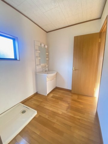 都城市金田町の中古一戸建の洗面所