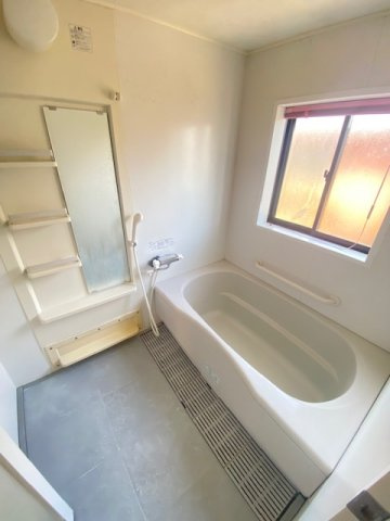 都城市金田町の中古一戸建の浴室