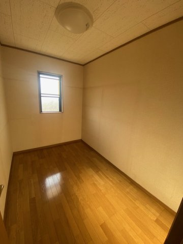 都城市金田町の中古一戸建の収納|納戸