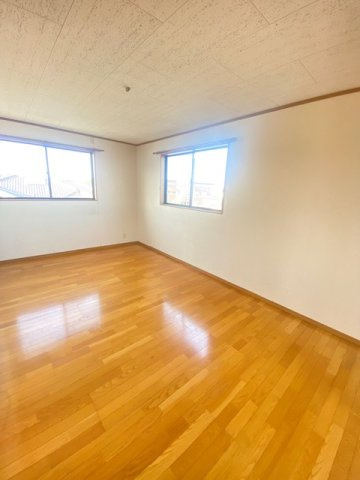 都城市金田町の中古一戸建の洋室