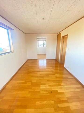 都城市金田町の中古一戸建の洋室