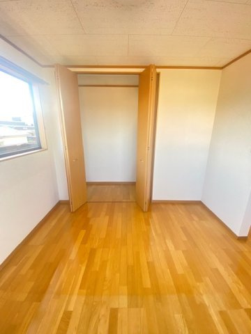 都城市金田町の中古一戸建の洋室