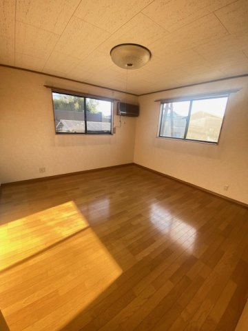 都城市金田町の中古一戸建の洋室