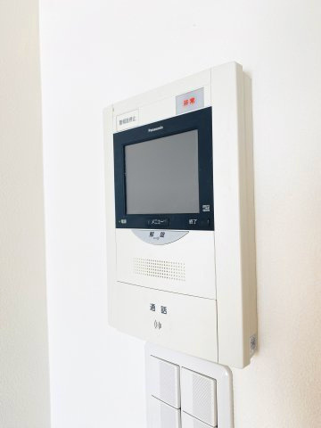 【セキュリティ】 | ヒルテラス横浜・保土ヶ谷壱番館 | 来客時に便利なTVモニター付インターホン。
女性やお子様のお留守番時にも安心です♪
