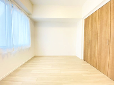 【寝室】 | ヒルテラス横浜・保土ヶ谷壱番館 | 約6.3帖の洋室は主寝室にいかがでしょうか。
