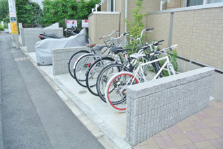 【その他共用部分】 | 敷地内に自転車駐輪場を完備しています！荷物が重いときに自転車があれば助かりますね！