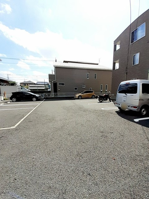 リアンの駐車場|カースペースがあります