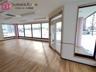 【エントランス】