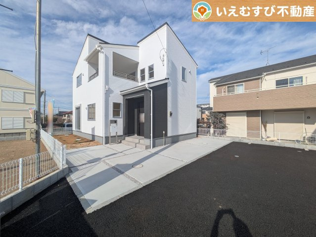 Livele Garden.S　鴻巣箕田第5の駐車場|2台駐車可能なスペース完備
しっかり舗装してある駐車スペースで天気が悪く足元が悪い日でも乗り降りしやすい♪