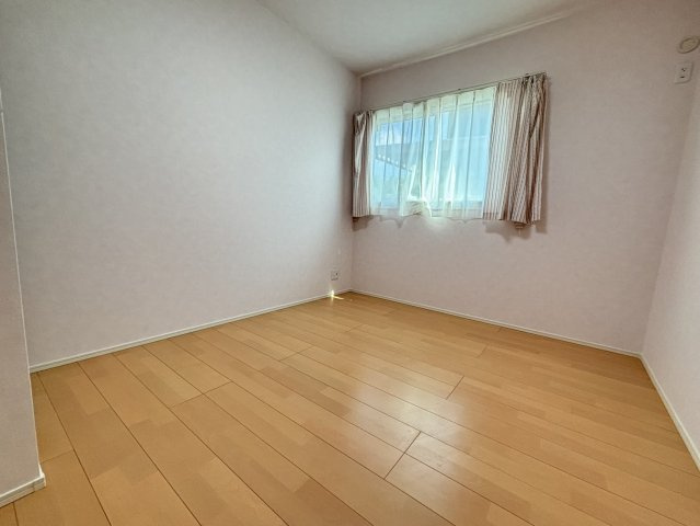 宇部市西岐波　の洋室