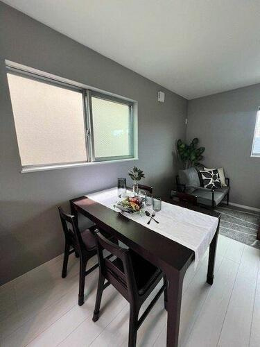 大橋町　中古一戸建ての居間・リビング|LDK12.5帖
■物件内覧・資金計画相談・住宅ローン相談、リフォーム相談、お問合せ受付中■
※当日・翌日のご内覧、ご相談はお電話でのお問合せがスムーズです！