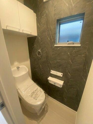 大橋町　中古一戸建てのトイレ|温水洗浄便座
■物件内覧・資金計画相談・住宅ローン相談、リフォーム相談、お問合せ受付中■
※当日・翌日のご内覧、ご相談はお電話でのお問合せがスムーズです！