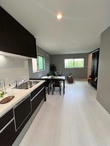 大橋町　中古一戸建てのキッチン|LDK12.5帖
■物件内覧・資金計画相談・住宅ローン相談、リフォーム相談、お問合せ受付中■
※当日・翌日のご内覧、ご相談はお電話でのお問合せがスムーズです！