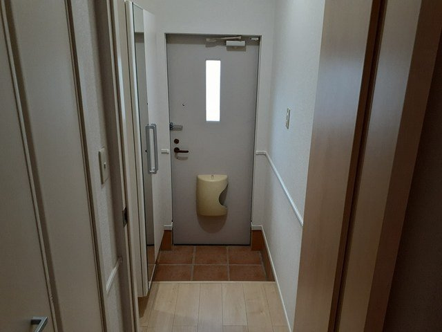 落ち着いた玄関です