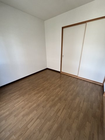 ソレイユ畷の洋室