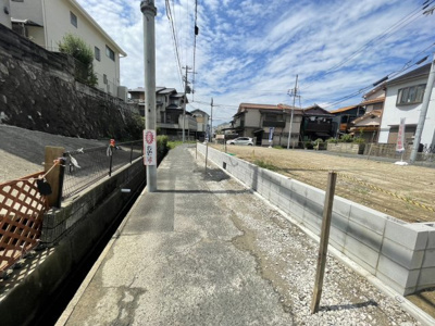 【前面道路含む現地写真】 | 四條畷市岡山４丁目条件付き売土地
