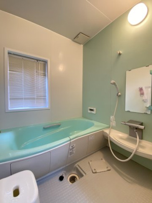 【浴室】 | 熊谷市円光1丁目　中古住宅   | 現地(2024年9月撮影)