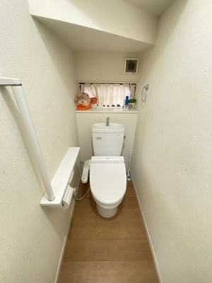 【トイレ】 | 熊谷市円光1丁目　中古住宅   | 現地(2024年9月撮影)