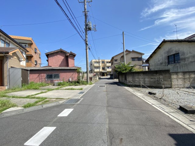 【前面道路含む現地写真】 | 熊谷市円光1丁目　中古住宅   | 現地(2024年9月撮影)