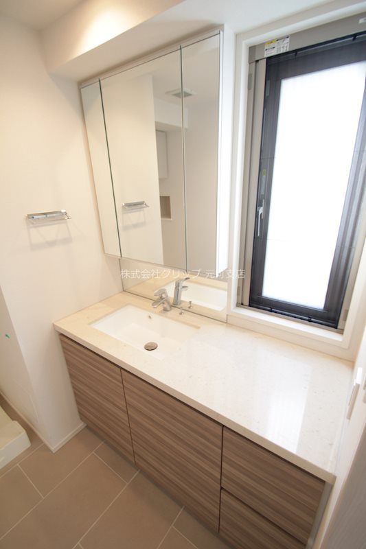 ザ・パークハビオ横浜山手の独立洗面台