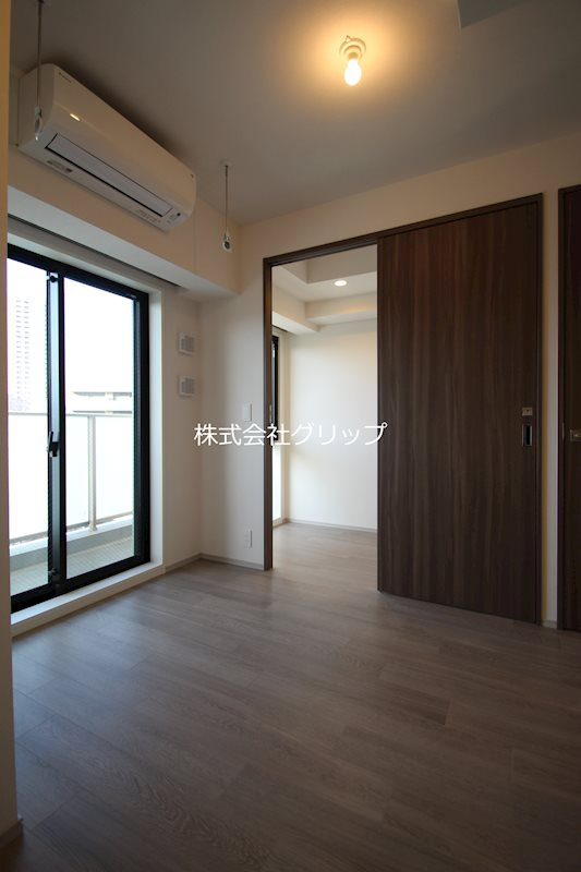 ドゥーエ横濱鶴見の居間・リビング