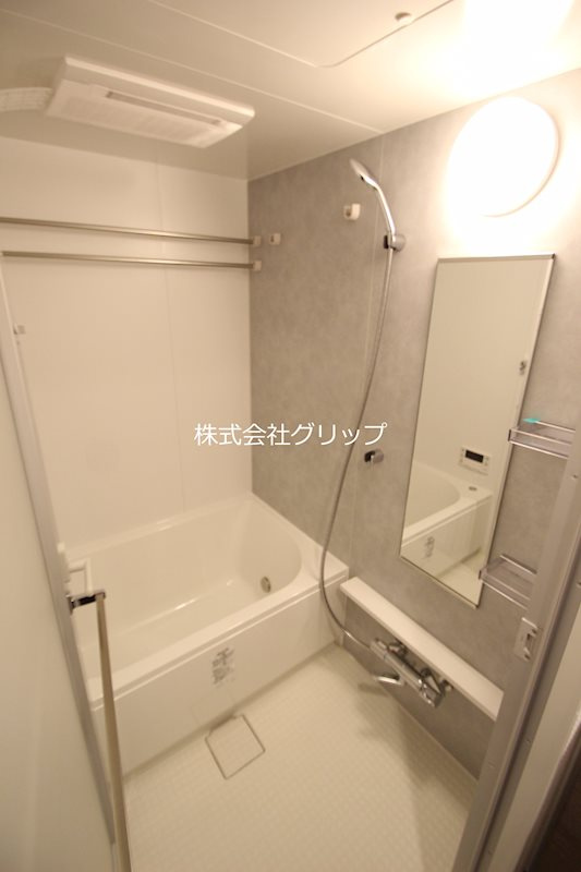 ドゥーエ横濱鶴見の浴室