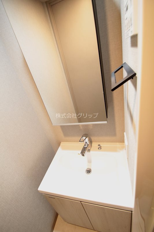 オルタナ横濱阪東橋の独立洗面台