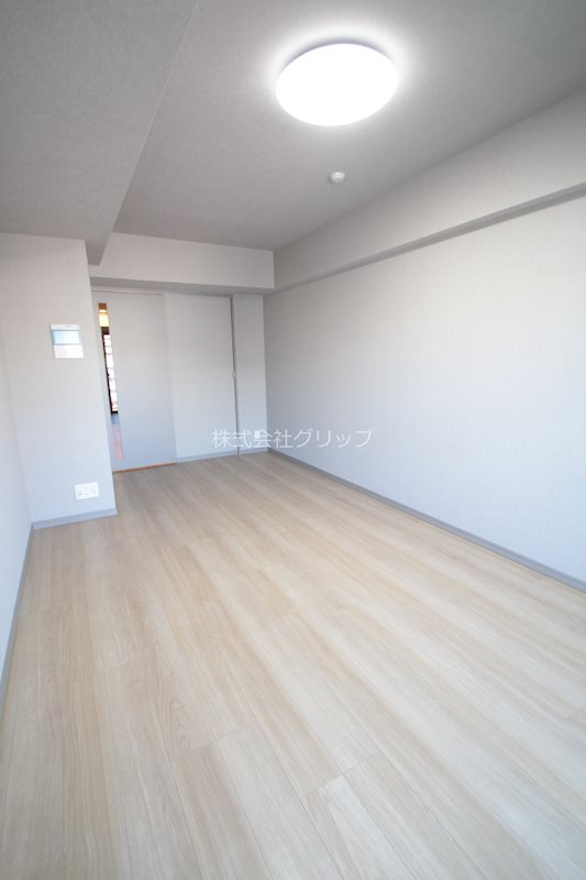 オルタナ横濱阪東橋の洋室