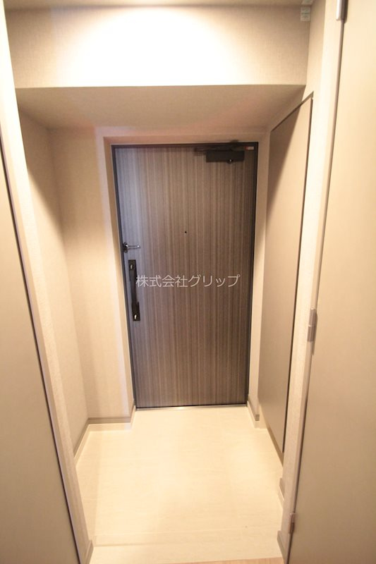 オルタナ横濱阪東橋の玄関