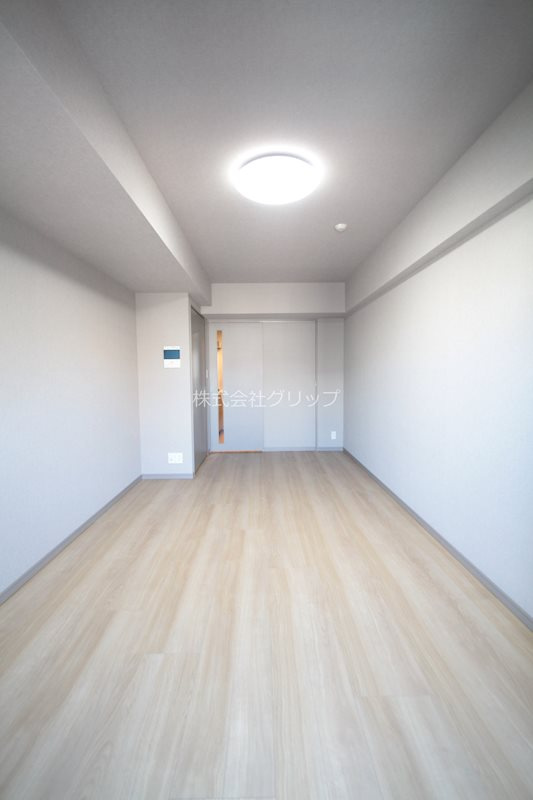 オルタナ横濱阪東橋の居間・リビング