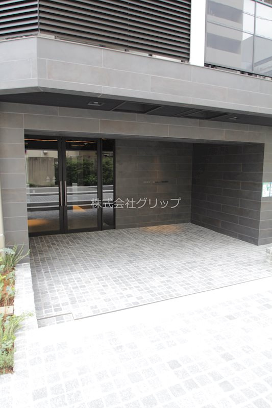 SHOKEN Residence 横浜関内のエントランス