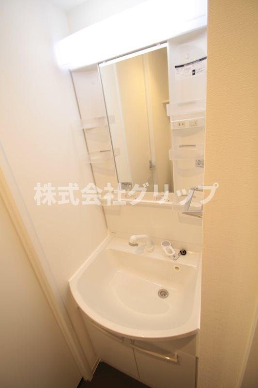 スパシエ横浜アルトの独立洗面台