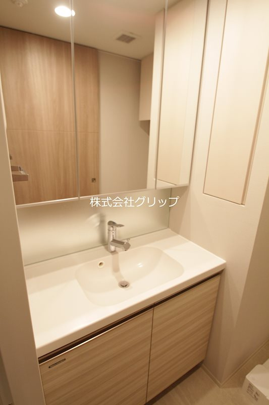 ラティエラ横濱大通り公園の独立洗面台