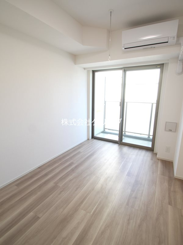 AZEST関内の洋室