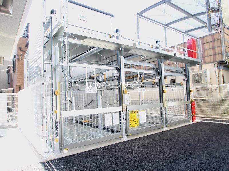 AZEST関内の駐車場