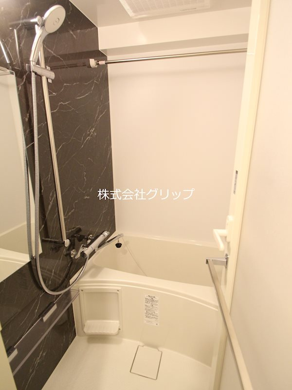 AZEST関内の浴室