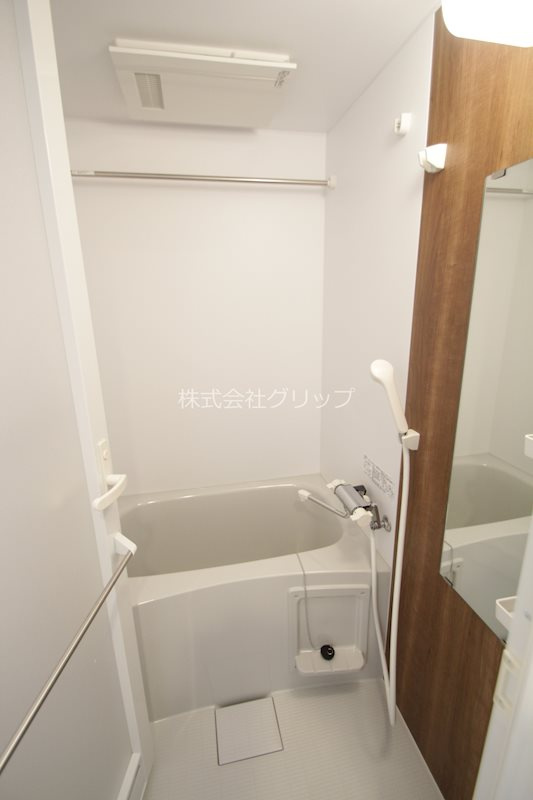 クラリッサ新綱島の浴室