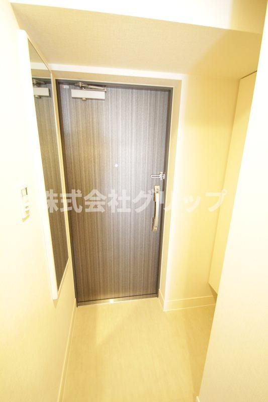 ジェノヴィア横浜関内Ⅱスカイガーデンの玄関