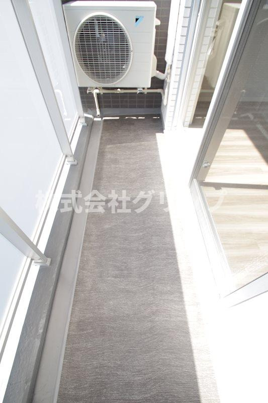 ジェノヴィア横浜関内Ⅱスカイガーデンのバルコニー