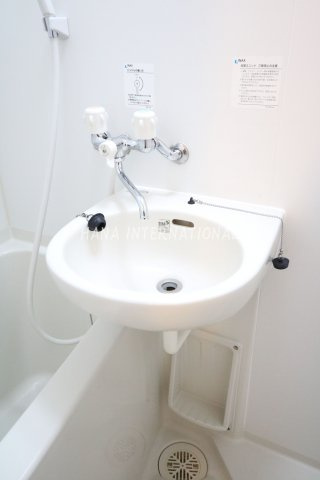 レオネクストラ　ファミーユの洗面所