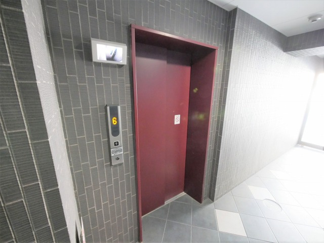 大阪市東成区玉津２丁目の賃貸マンションのロビー