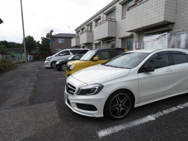 第二コヤノハイツの駐車場