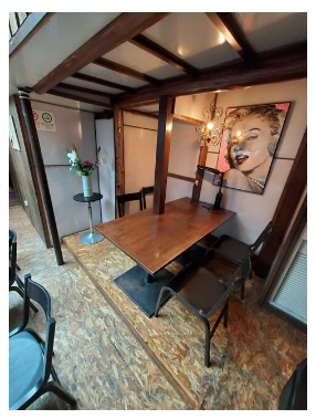 聖真子町店舗の内装