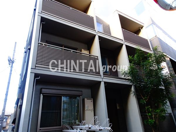 サンアローズ初台の外観