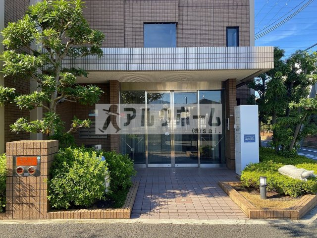 エクセレンス青山のエントランス