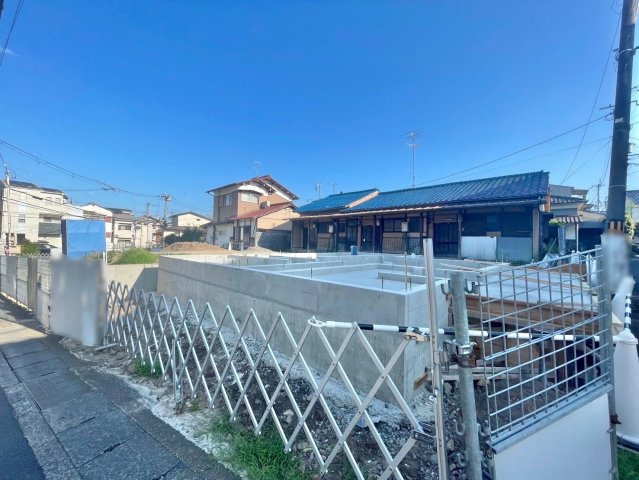 長岡京市開田1丁目　建築条件なし土地の前面道路含む現地写真