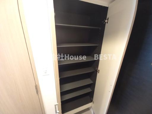 ワールドアイ神戸ハーバーランドⅡの収納