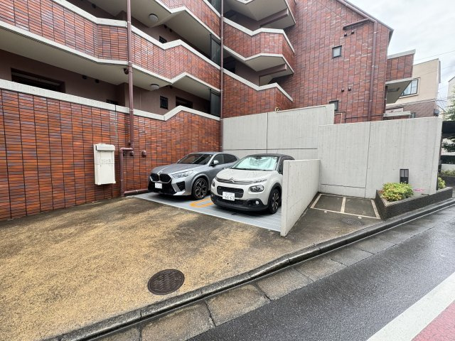 グランドパーク中目黒のその他共用部分|駐車場スペース