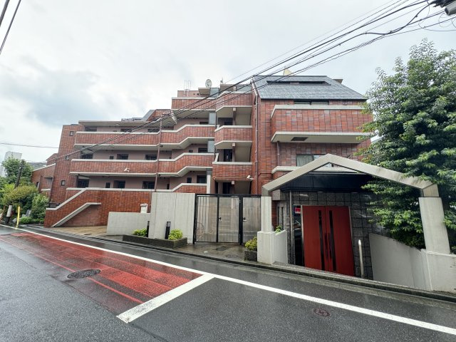 グランドパーク中目黒の外観|閑静な住宅街に佇むマンション